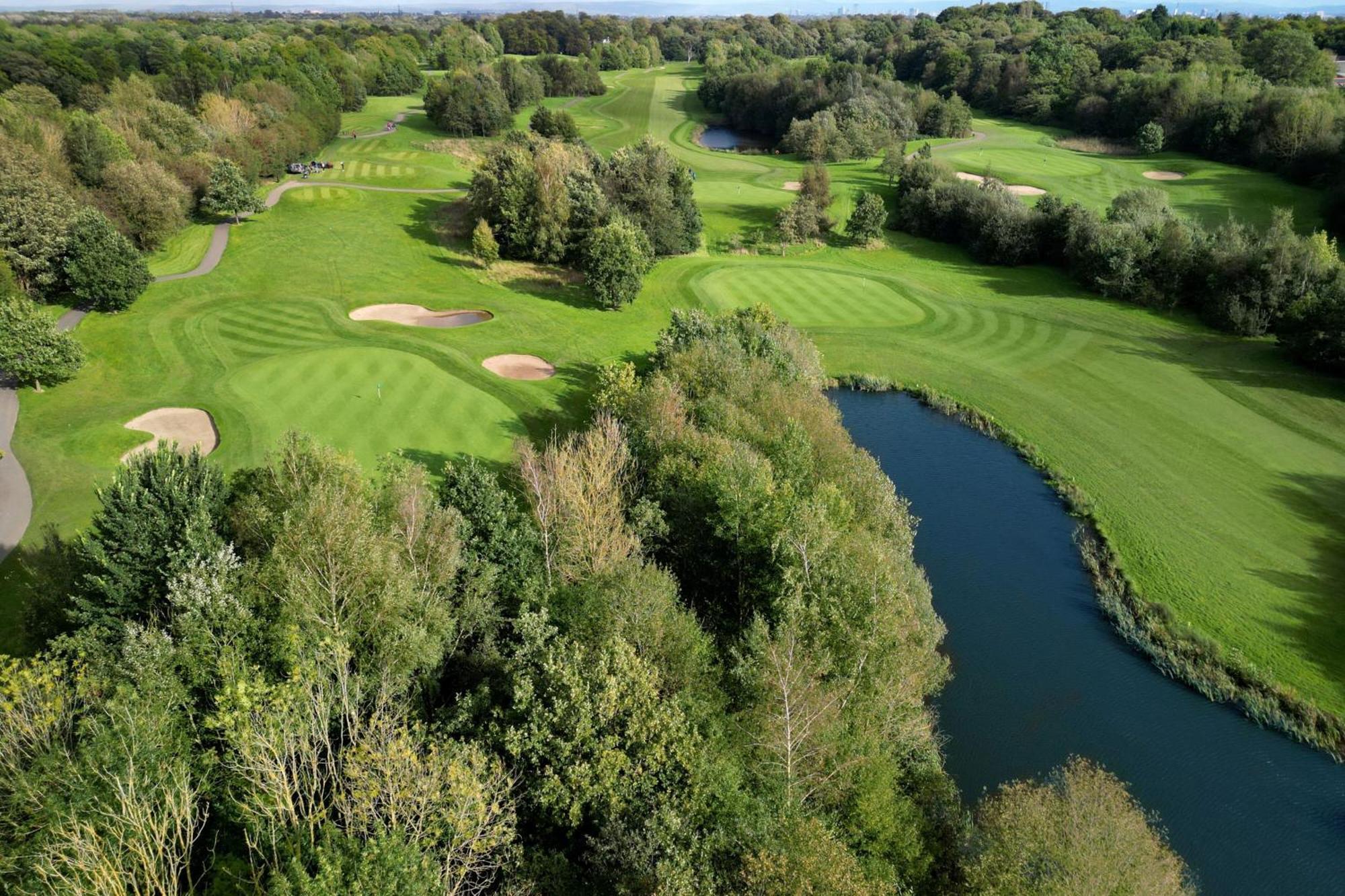 Delta Hotels By Marriott Worsley Park Country Club Exterior foto