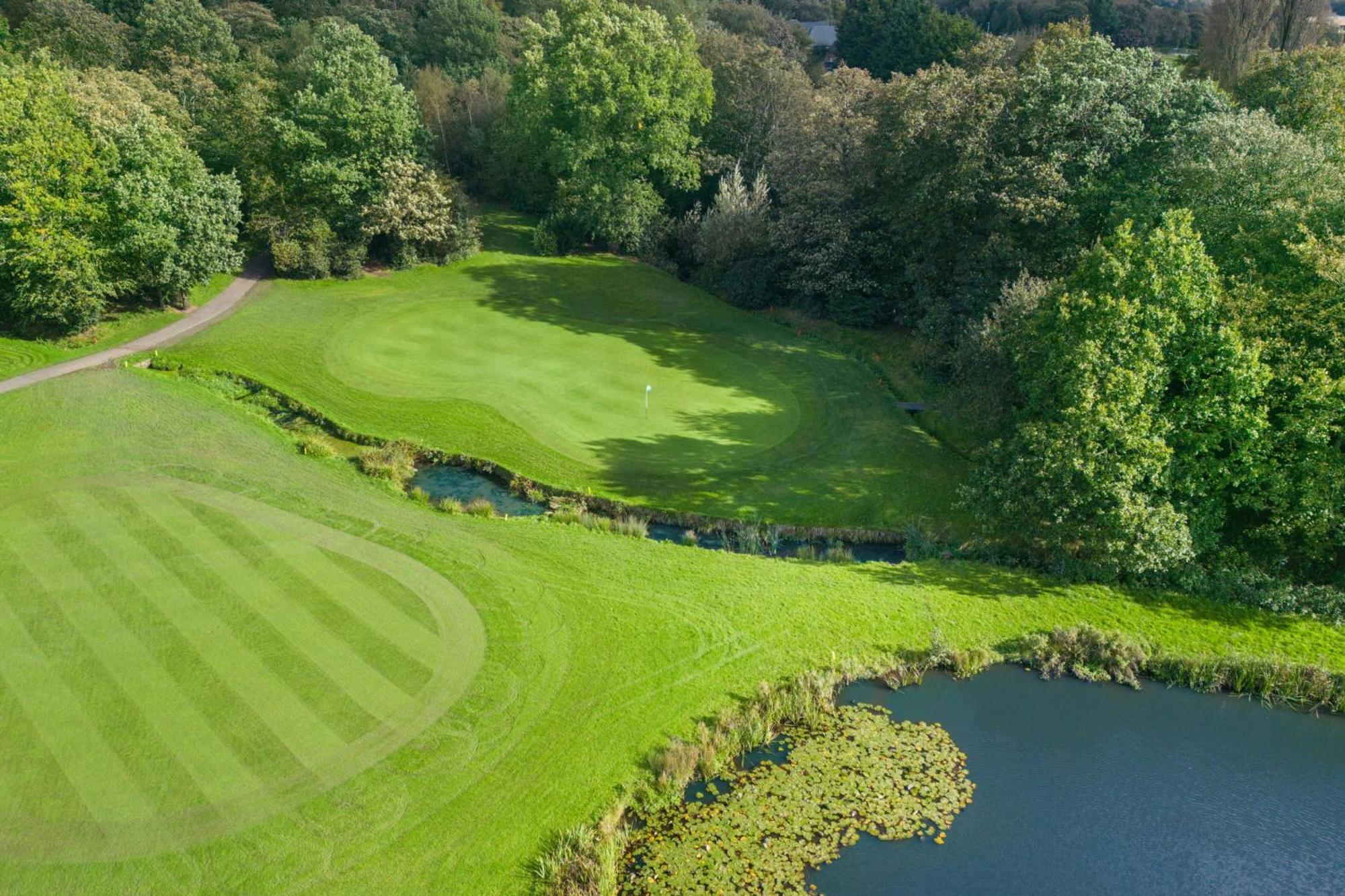 Delta Hotels By Marriott Worsley Park Country Club Exterior foto